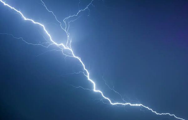 VIDEO. Rayo asustó a residentes de Piedecuesta durante tormenta