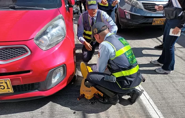 Alta sanción por mal parqueo en Floridablanca durante el inicio del operativo