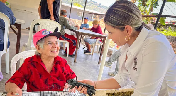 Supervisan Centros de Bienestar de Adultos Mayores en Floridablanca
