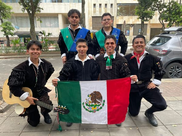La Tuna de la Universidad Veracruzana refuerza lazos con Colombia