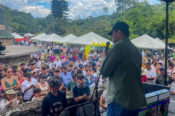 Día de la Familia: Gobernador celebró con veteranos y reservistas en Curití