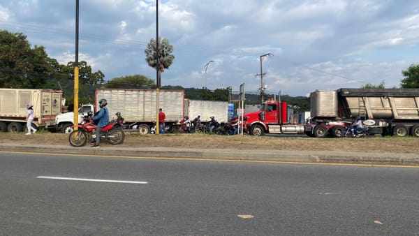 Girón suspende clases y actividades administrativas presenciales por bloqueos en las vías