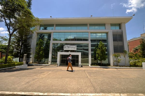 Subasta histórica en la UIS: Ahorro del 60% en equipos tecnológicos