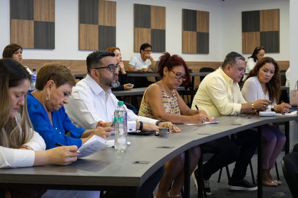 Alianzas estratégicas entre UTS y empresarios impulsan la calidad educativa