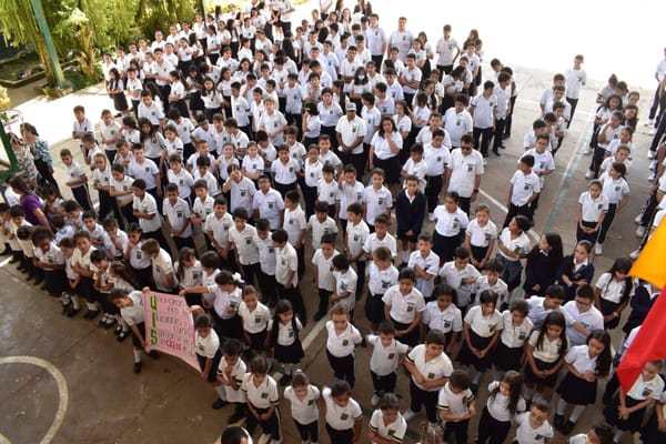 Colegio de Simacota renueva sus aulas tras donación tecnológica