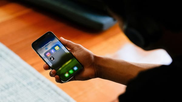 Australia se convierte en el primer país en restringir redes sociales a menores de 16 años