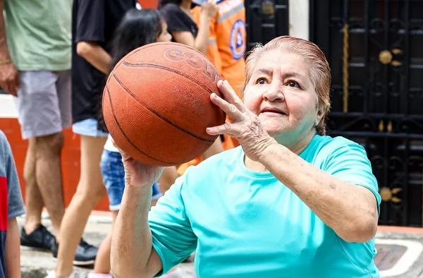 Barrio Las Villas vivió un día de diversión con la Recreovía de Ideflorida
