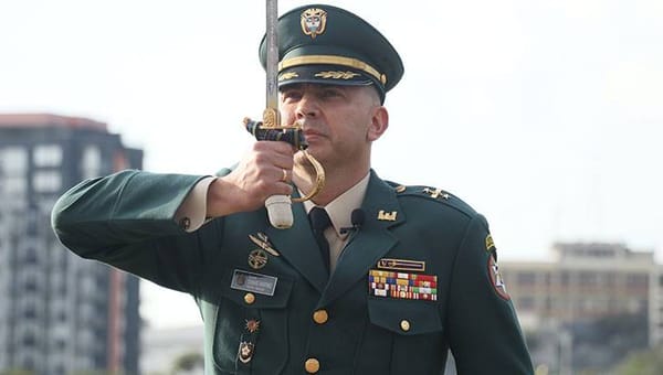Coronel Edward Martínez asume el mando de la Octava Brigada