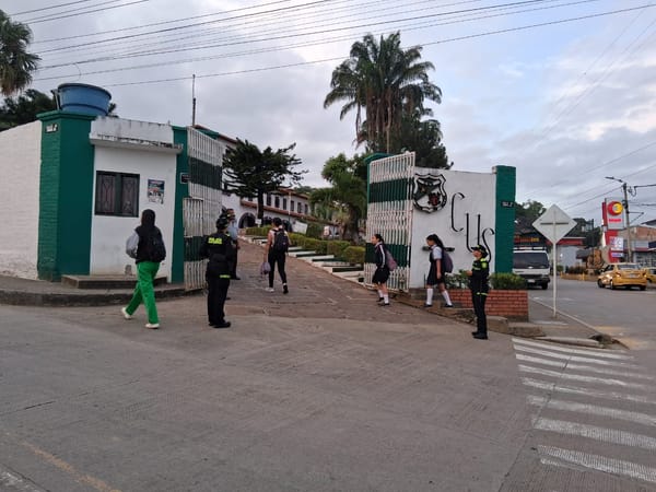“Plan Colegios” en El Socorro: Policía Nacional refuerza seguridad en instituciones educativas públicas
