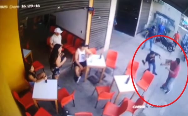 VIDEO: Momento del brutal ataque en el cual un hombre es asesinado a puñaladas en Piedecuesta