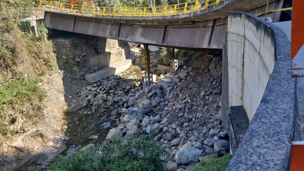 Denuncian riesgo de colapso en puente de la vía Curos - Málaga