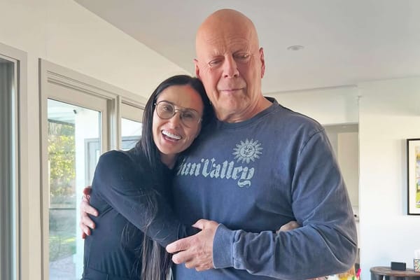 Bruce Willis Celebra 70 Años: Un Ícono de Acción que Lucha Contra la Afasia