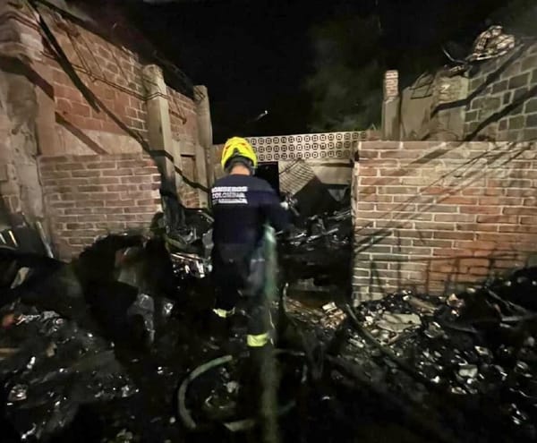 Fuego acabó la carpintería de Don Elkin