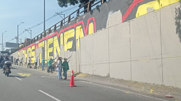 'Las cuchas tienen razón' vuelven al mural