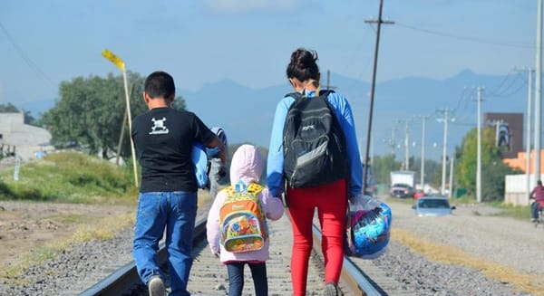 EE.UU.: Futuro Incierto para Miles de Niños Migrantes Tras Medida de Trump
