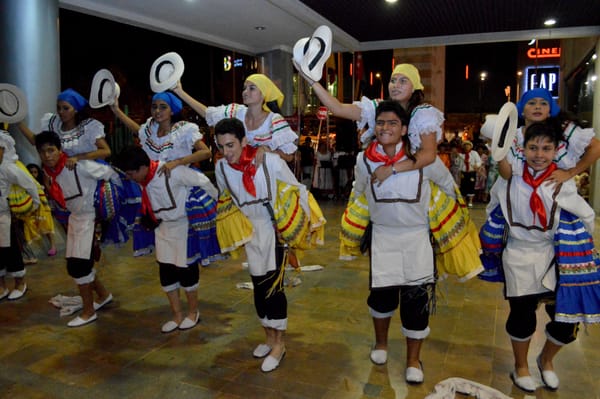 ¿Le gusta la danza, el teatro y las manualidades? Estos talleres son para usted