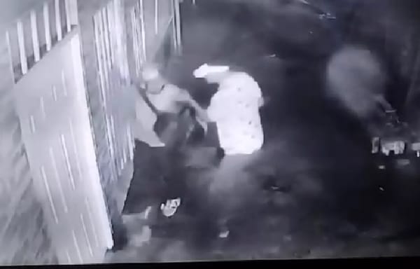 Video.Capturado en Bucaramanga por hurto y agresión a un ciudadano