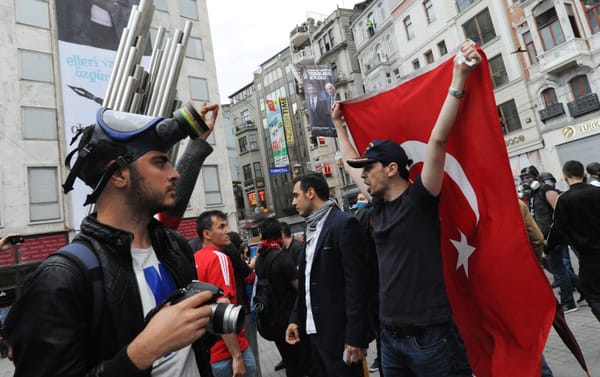 Turquía encierra a fotógrafos por documentar protestas