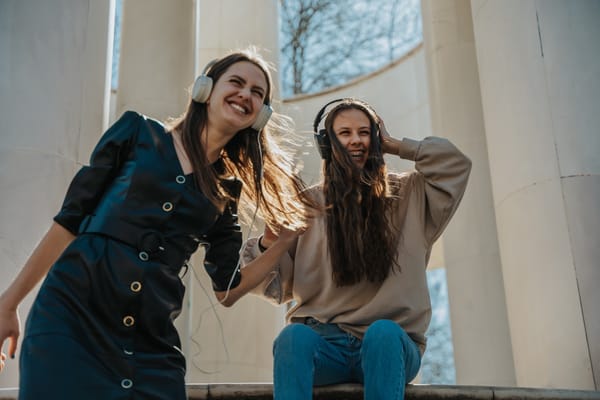 ¿Le gusta la música fuerte? Podría estar perdiendo la audición sin saberlo