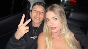 Yana Karpova pareja de Cris Valencia tuvo que salir del país por asuntos migratorios