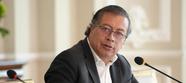 Petro denuncia que impidieron ingreso de enfermera para cuidar a su padre