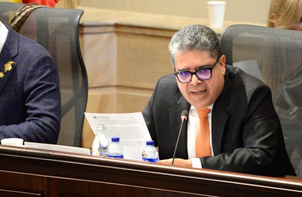 Contralor lanza preocupante alerta por situación fiscal del país