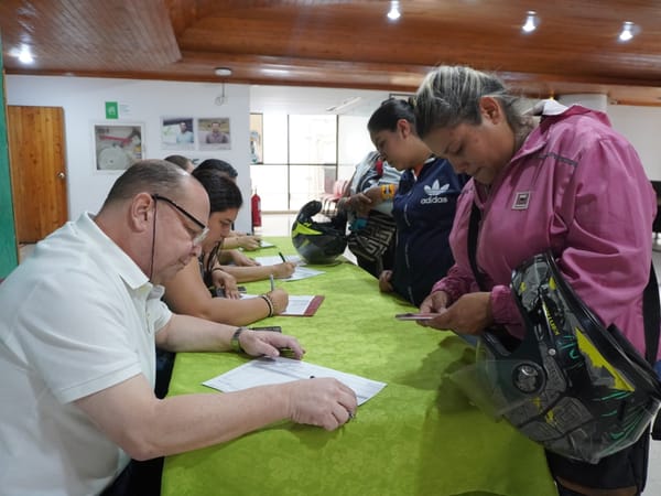 Vendedores informales de Bucaramanga inician su camino hacia el emprendimiento