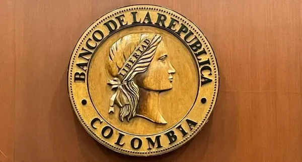 Dura crítica de Petro al Banco de la República por no disminuir las tasas de interés