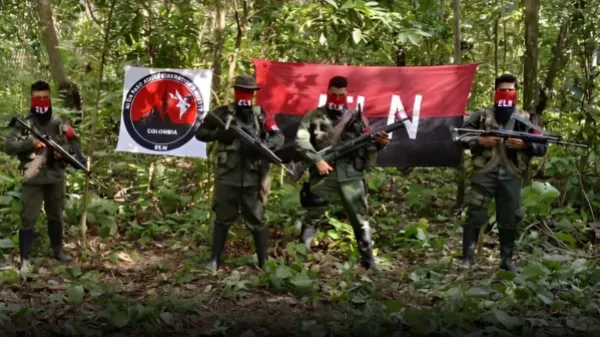 Sustituir cultivos y destruir armas, gobierno firmó la Paz con los Comuneros del Sur. ¿Será el único logro de la Paz Total?