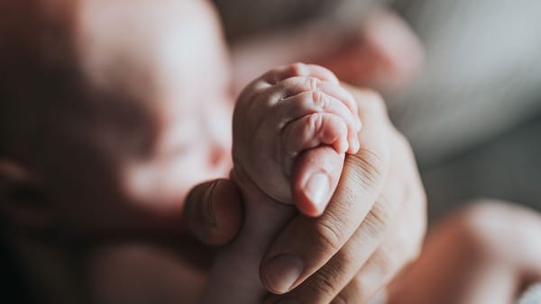 Consternación en Facatativá por bebé recién nacido abandonado en contenedor de basura de hospital: falleció pese a esfuerzos médicos