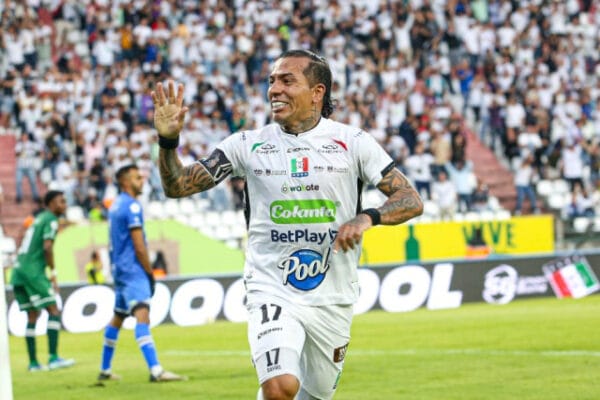 ¡El rey del gol está vivo! Dayro deja atrás a Falcao