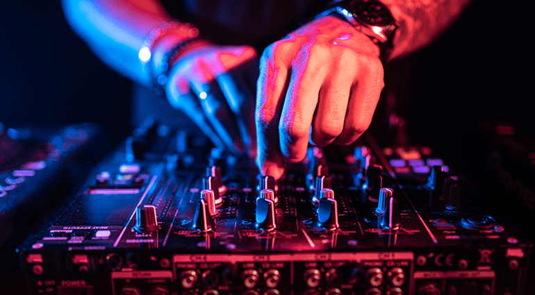 Joven falleció durante el Festival de Música Electrónica 'Doom' en Bogotá: Fiscalía investiga las causas