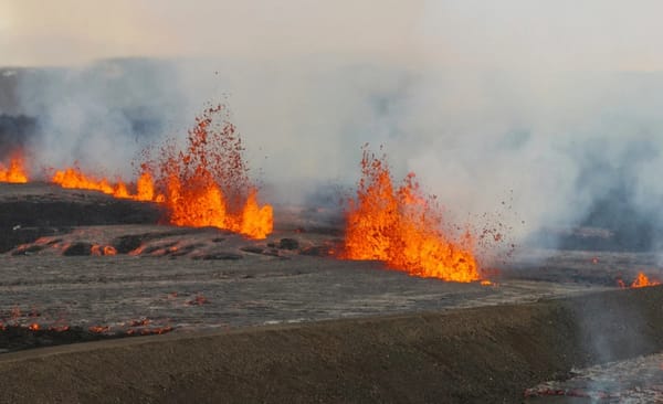Erupción de un volcán en Islandia