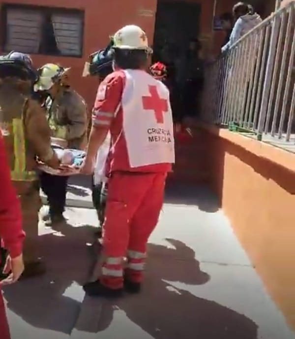 Alumnos se intoxicaron tras usar perfume de feromonas para 'seducir'