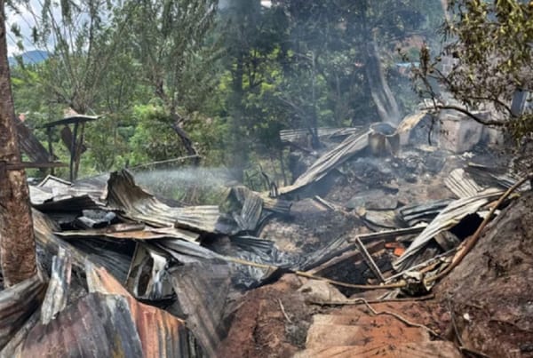 Incontenible incendio acabó con tres viviendas en Bucaramanga