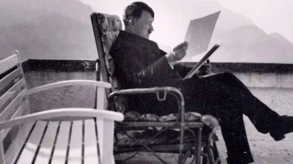 Exespía de la CIA sugiere que Hitler pudo haber escapado a Argentina