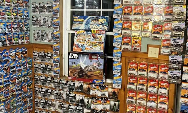 Coleccionista vende miles de Hot Wheels y Scalextric y gana suficiente para un Tesla