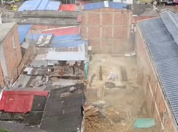 Colapsó un muro en una construcción del Barrio San Francisco en Bucaramanga