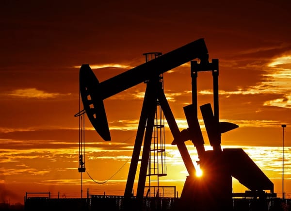 Petróleo se desploma y su precio está en el nivel más bajo en 4 años
