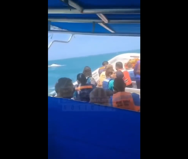 17 pasajeros se volcaron en una lancha cerca al Parque Tayrona