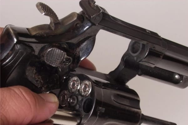 Aprehenden a dos menores de edad por porte ilegal de arma de fuego en Bucaramanga