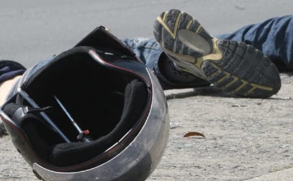 Identifican a motociclista que cayó al vació desde un  puente y perdió la vida