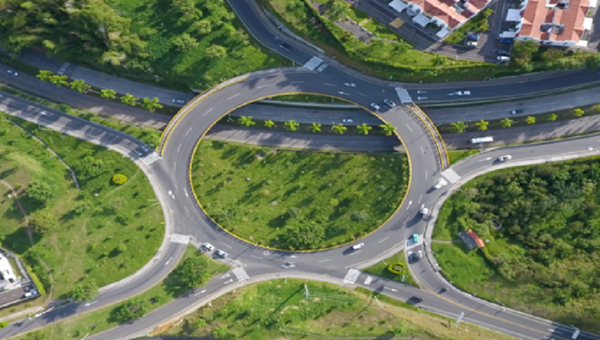 Billonarios recursos económicos enterrados en “Elefantes Blancos” de la infraestructura vial en Colombia
