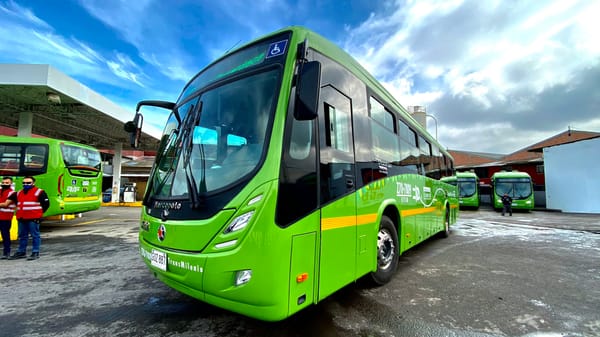 Alcaldes proponen buses eléctricos para el transporte urbano
