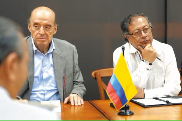 Así respondió Petro a Leyva carta en la que lo señala como vicioso