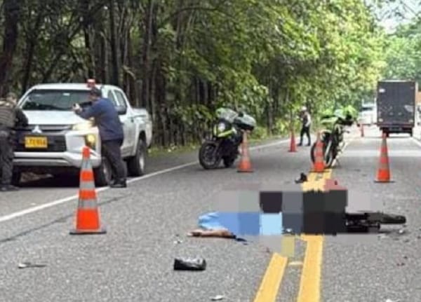 Choque entre tractomula y motociclista deja un muerto
