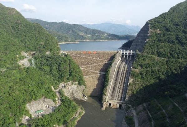 Lluvias obligarían a Isagen a abrir compuertas del embalse Topocoro