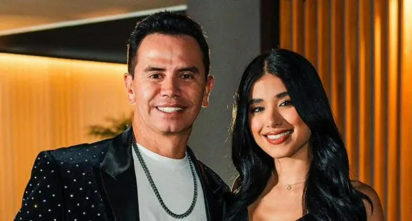Prometió sentar cabeza a los 80, pero el amor lo madrugó: Jhonny Rivera se compromete y rompe su juramento de 'Soy soltero'