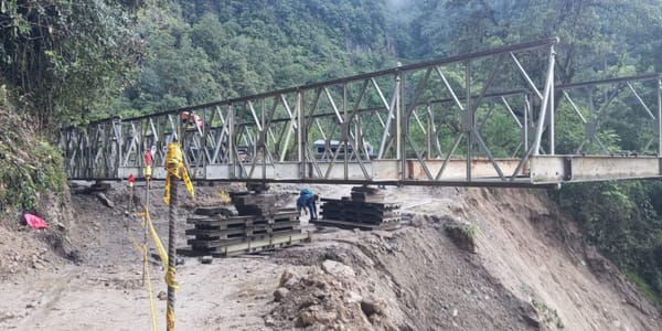 Montaje del puente metálico en la vía Curos-Málaga ya alcanza el 50%