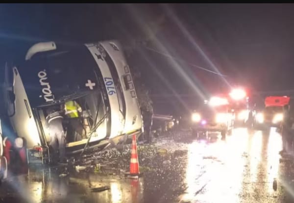 Tres muertos y varios herido en accidente de bus en vía del Tolima